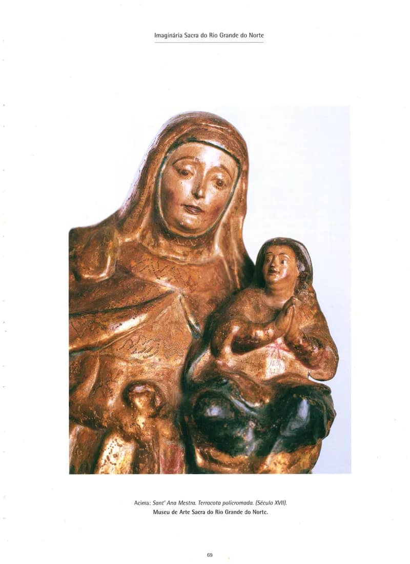 Página do livro Caminhos da Arte com escultura policromada de Sant’Ana Mestra do século XVII, case HOUSECULTURA